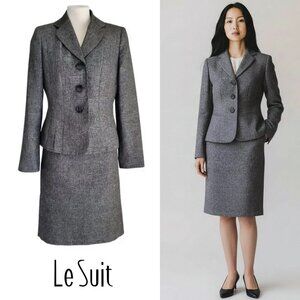 Le Suit Gray 3 Button Front Business Suit Skirt Set Size 4